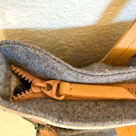 Sherpani Faith Messenger Crossbody Bag Gray Wool Tan Vegan Leather Soft Utility - Picture 6 of 14